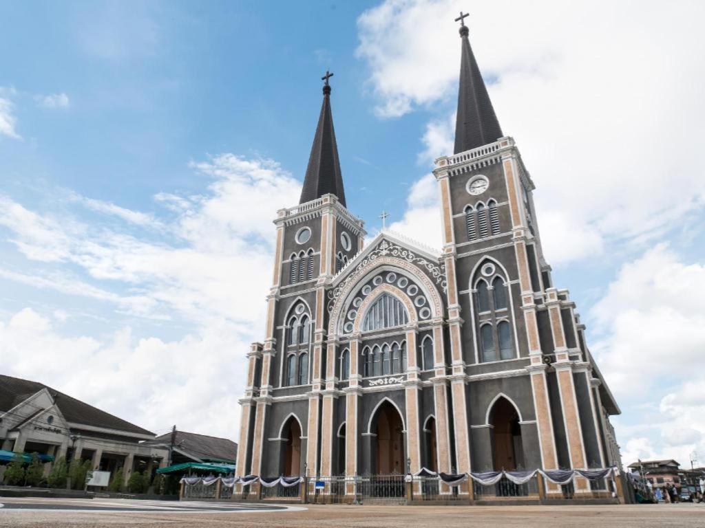 Bussarakam Place Hotel Chanthaburi Exterior photo